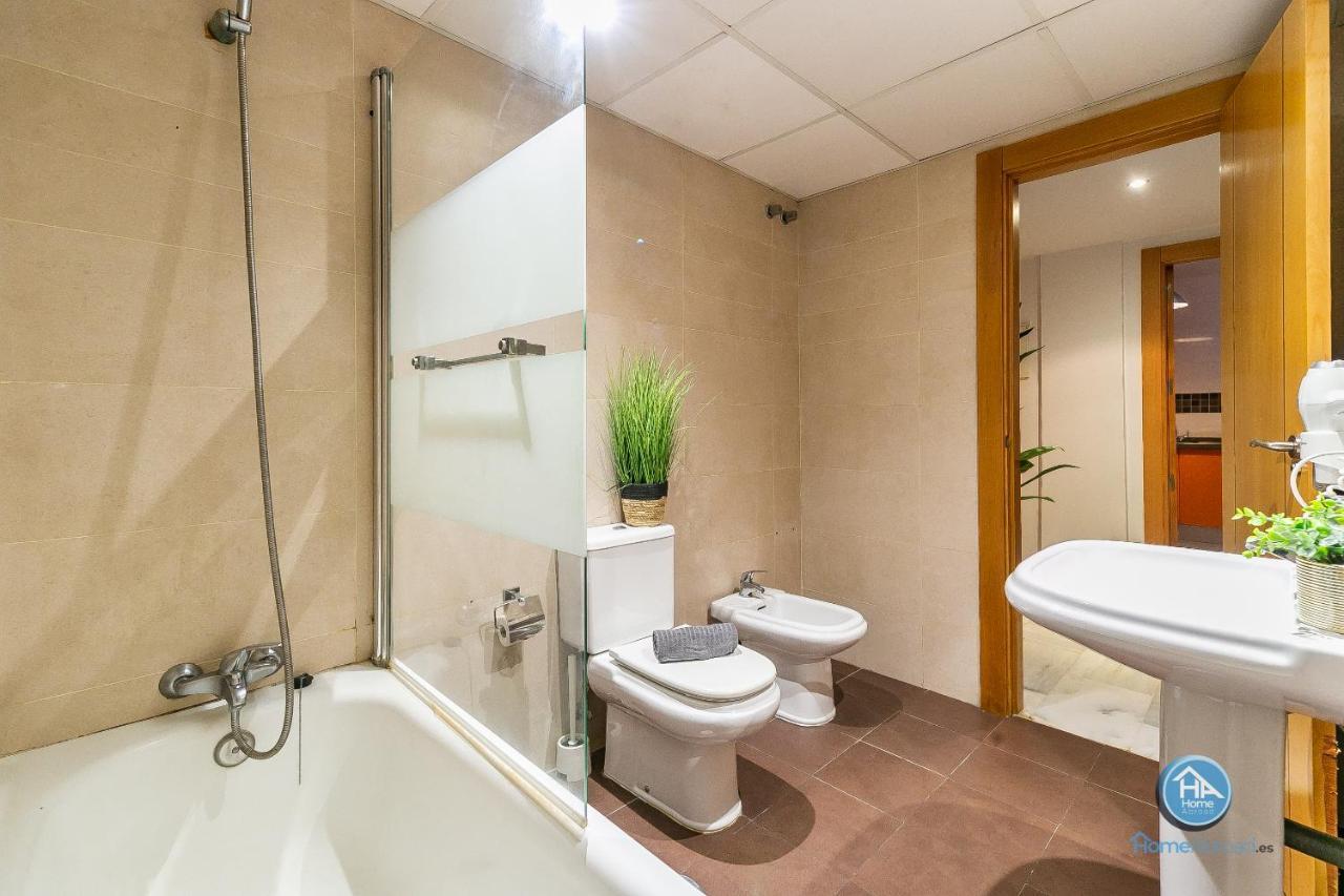 Malaga Boutique Stay - Carlos Haya Area With Parking 外观 照片